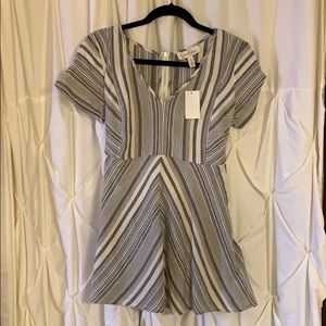 Maternity Jessica Simpson size small top